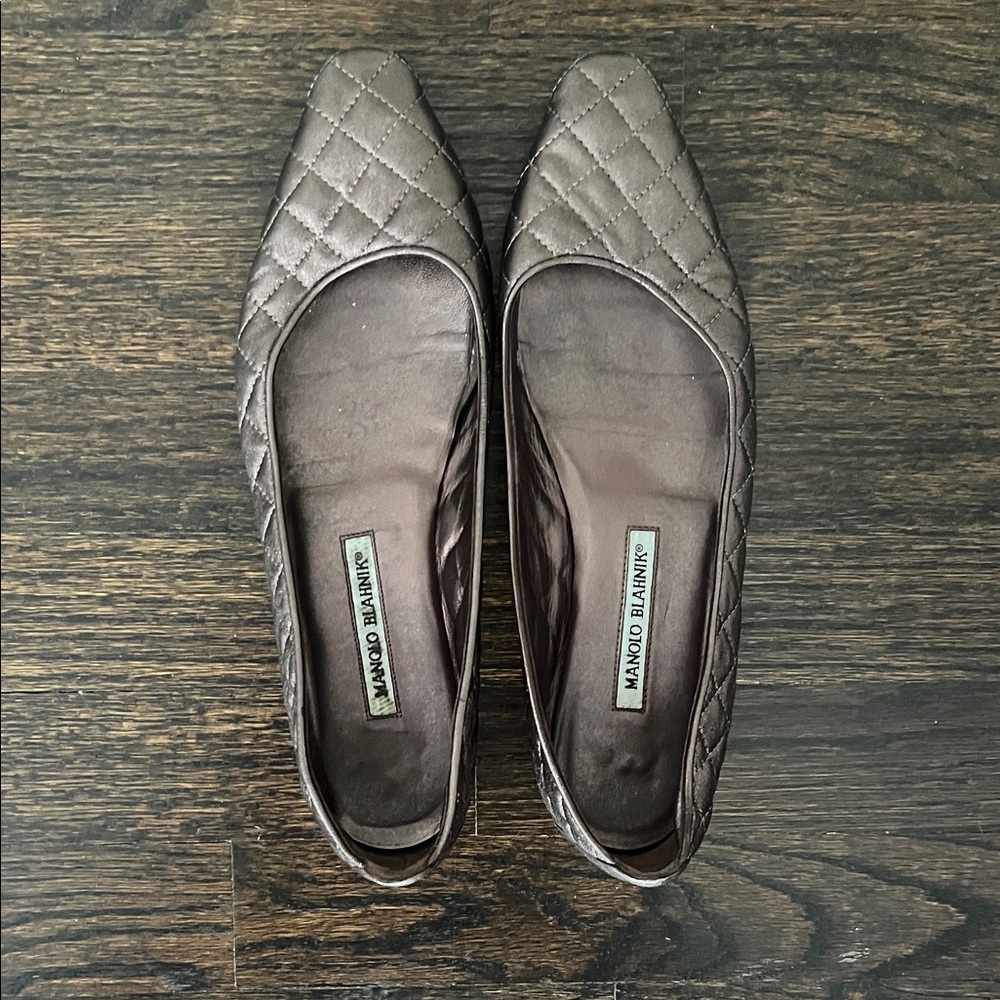 Designer Manolo Blahnik Quilted Taupe Flats